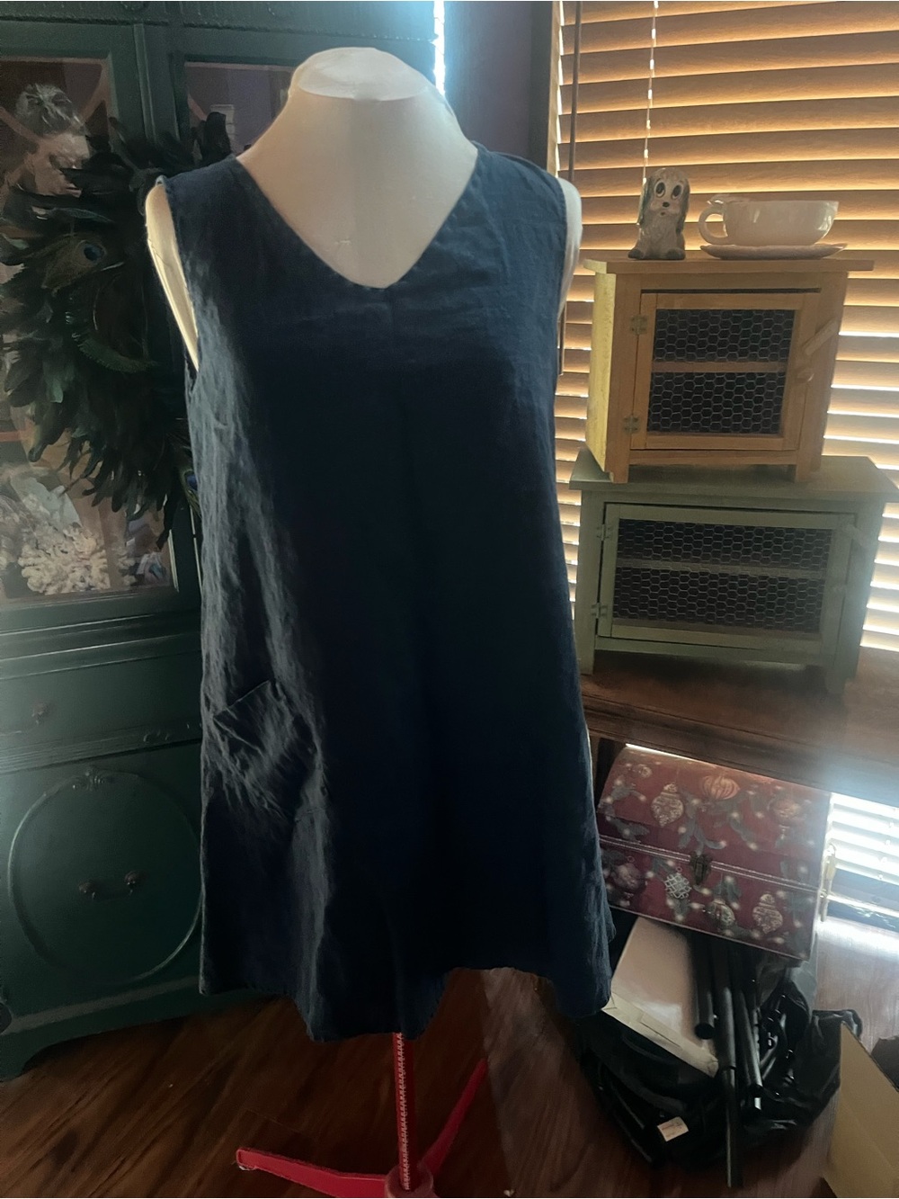 Flax Design Sleeveless V-Neck Linen Tunic dress in Navy medium - Picture 5 of 6